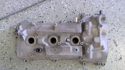 2007-2015 Lexus ES350 3.5L Right Used OEM Valve Cover 11201-0P020