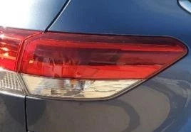 2017-2019 Toyota Highlander RH Passenger Quarter Panel Mounted Tail Light Lamp used OEM tail light assembly