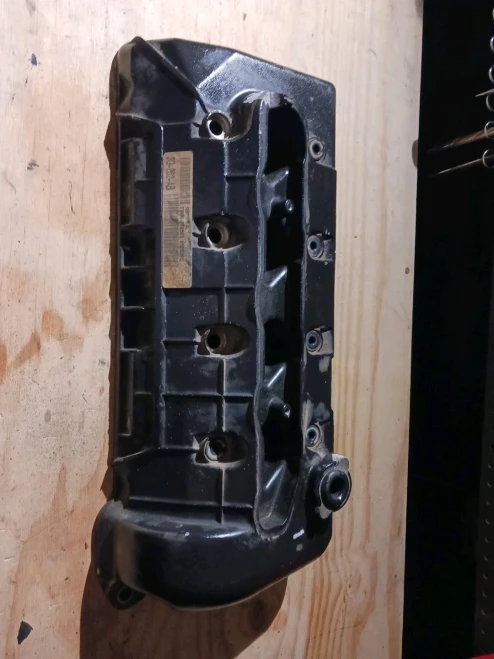 2003-2006 Lincoln Navigator Right Used OEM Valve Cover 2L7Z-6582-AA