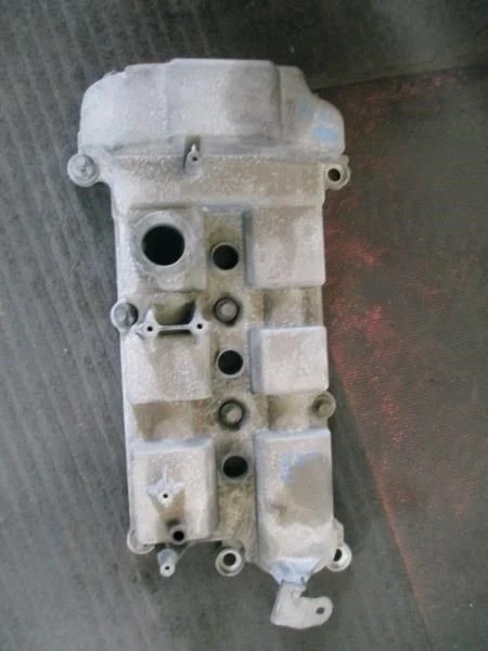 2000 Mazda MPV Used Valve Cover