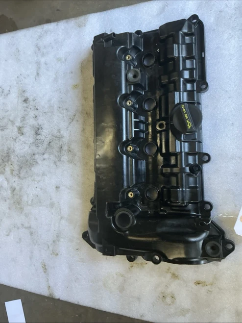 Mazda 2 / Mazda 3 / 6 / CX-30 / CX-5 2.5L Used OEM Valve Cover