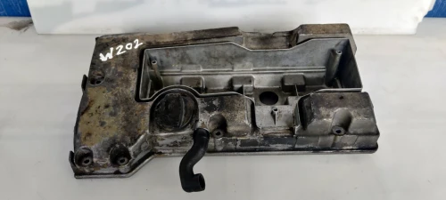 1996 Mercedes-Benz C Class / C200 Used Valve Cover 1110100330