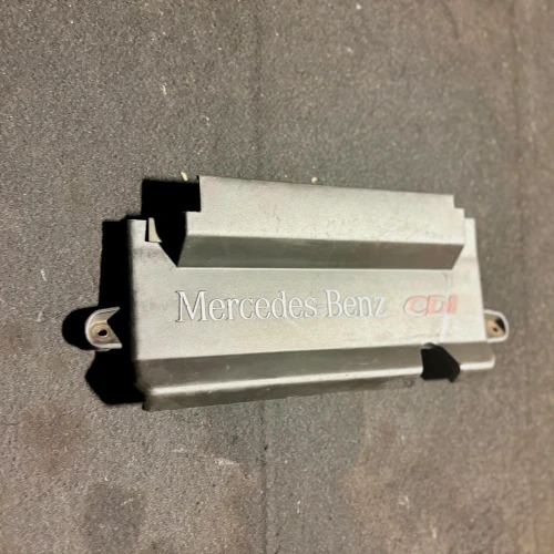 1996-2003 Mercedes-Benz Vito Used Engine Cover A6385240228
