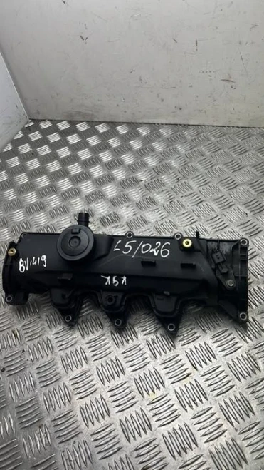 2016 Mercedes-Benz B-Class Used Valve Cover 8200629199
