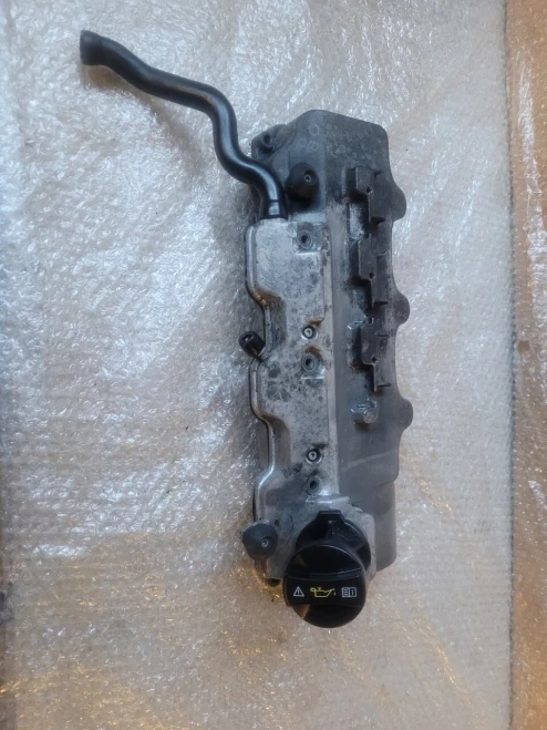 Mercedes-Benz R230 / SL350 / CLK / ML320 3.2L Left Used Valve Cover A1120160705
