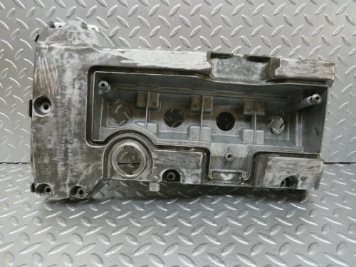 Mercedes-Benz S124 Used Valve Cover 1110100330
