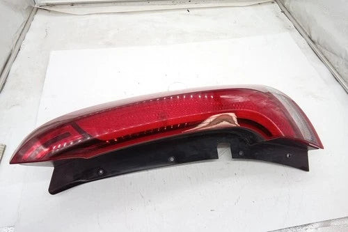 2021 Kia Soul Passenger RH Tail Lamp Assembly Quarter Mount OEM used OEM tail light assembly