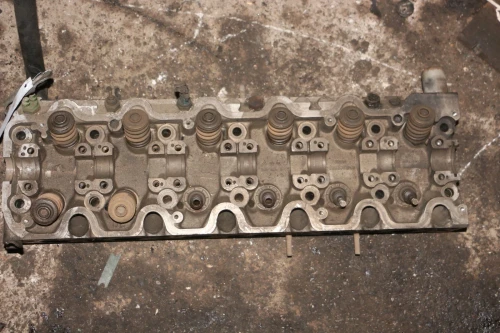 Mercedes-Benz W126 / W124 Used OEM Valve Cover