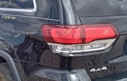 2020 Jeep Grand Cherokee Driver Side Tail Light Assembly Quarter Mount OEM used OEM tail light assembly