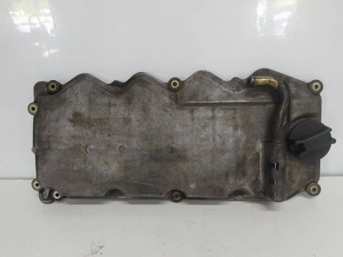 2002 Nissan Pickup 2.5L Turbo Diesel Used Valve Cover