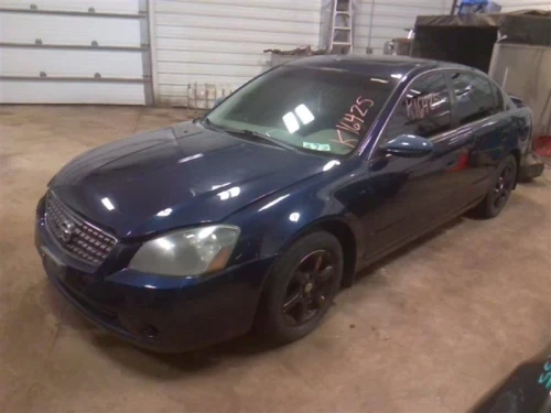 2006 Nissan Altima 3.5L Left Used Valve Cover