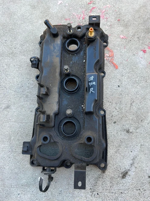 2007-2008 Nissan 350Z Right Used OEM Valve Cover