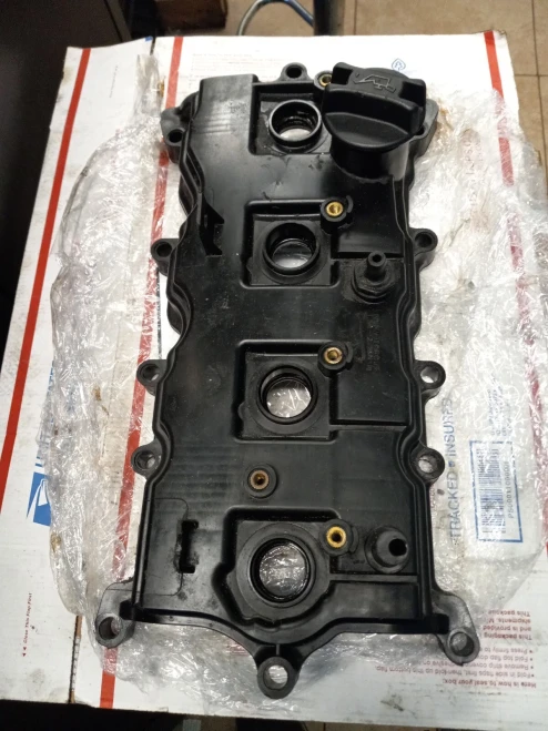2007-2012 Nissan Altima / Sentra 2.5L Used Valve Cover