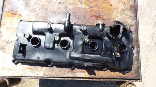2014 Nissan Armada Left Used Valve Cover