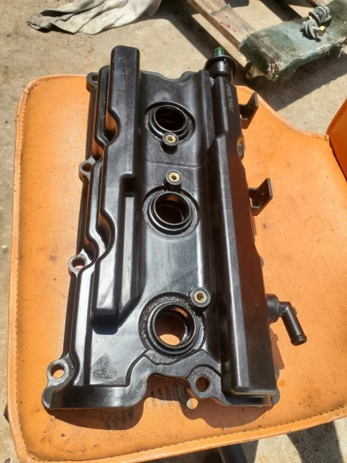 Nissan Xterra / Pathfinder / Frontier 4.0L Right Used OEM Valve Cover 13264EA200