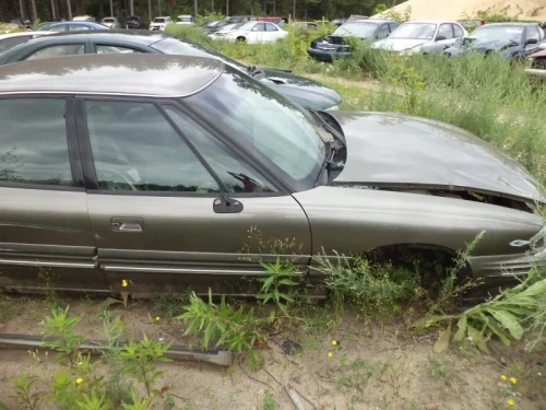 Pontiac Bonneville 3.8L Left Used Valve Cover