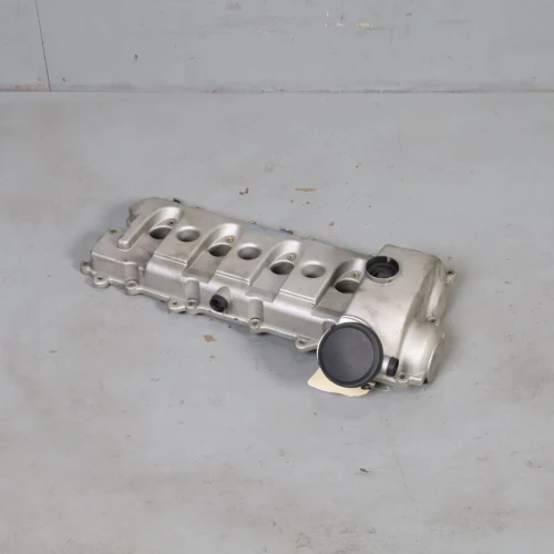 2003-2006 Porsche Cayenne 4.5L Left Used OEM Valve Cover 94810513206