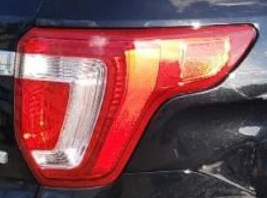 2016-2019 Ford Explorer RH Passenger Tail Light Lamp OEM used OEM tail light assembly