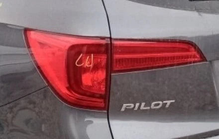 2016 Honda Pilot Driver Side Tail Light Assembly Quarter Mount OEM used OEM tail light assembly