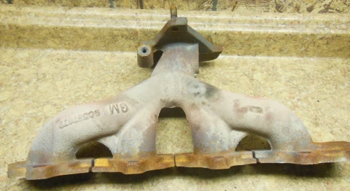 2003-2006 Saturn Ion 2.2L Header Used Exhaust Manifold