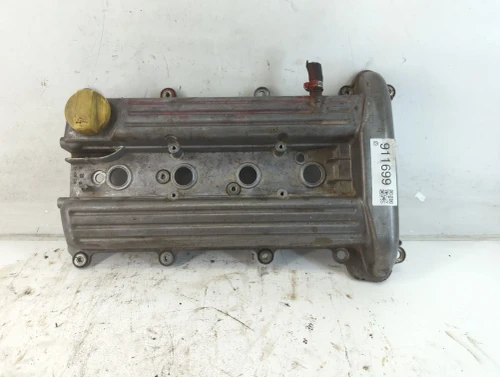 2005 Saturn Vue Right Used Valve Cover