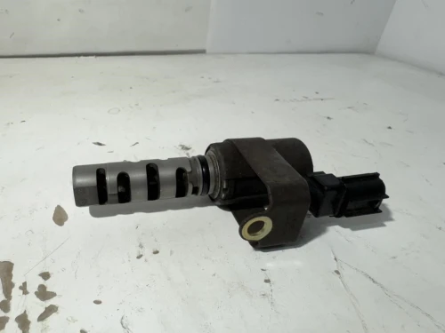 2005 Subaru Forester Used Valve Cover