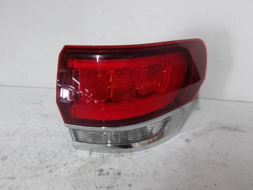 2021 Jeep Grand Cherokee Passenger RH Tail Light Lamp OEM used OEM tail light assembly