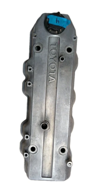1984-1995 Toyota Pickup / 4Runner / Celica Used Valve Cover