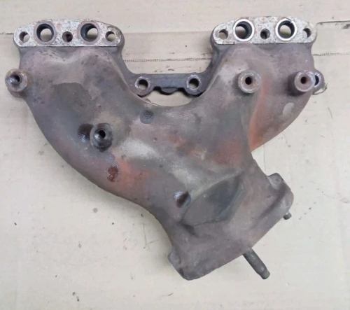 1985-1995 Toyota Pickup / 4Runner / Hilux Used Exhaust Manifold