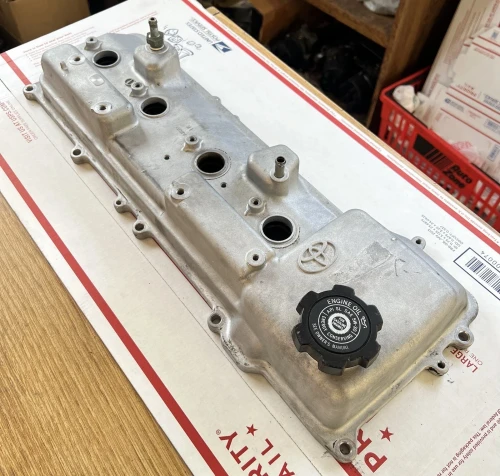 1994-1998 Toyota T100 2.7L Used OEM Valve Cover