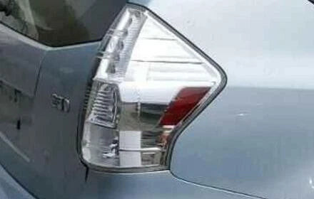 2012-2014 Toyota Prius V Passenger RH Quarter Mounted Tail Light Lamp OEM OEM used OEM tail light assembly