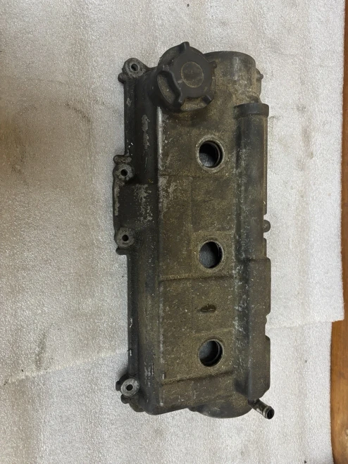 1995-2004 Toyota Tacoma 3.4L Left Used OEM Valve Cover 1120262050