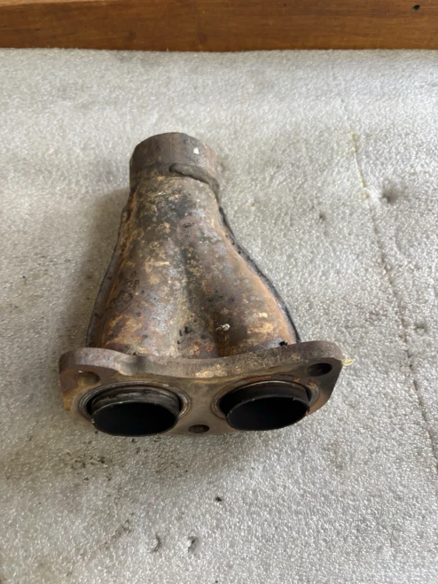 1997-2004 Toyota Tacoma 2.4L / 2.7L Used OEM Exhaust Manifold