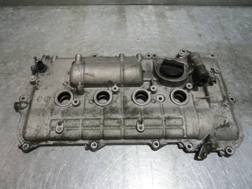 1997-2005 Toyota Hilux 2.4L Used Valve Cover