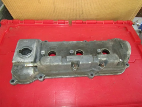 1998-2000 Toyota Sienna 3.0L Front Used OEM Valve Cover