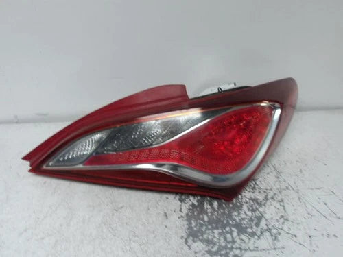 2013-2016 Hyundai Genesis Passenger RH Tail Light Lamp OEM used OEM tail light assembly