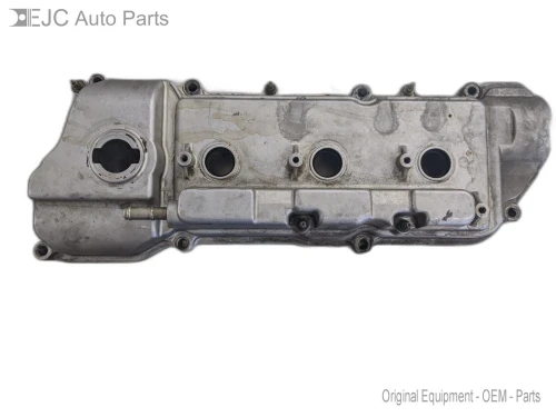 2000-2004 Toyota Avalon 3.0L Left Front Used Valve Cover