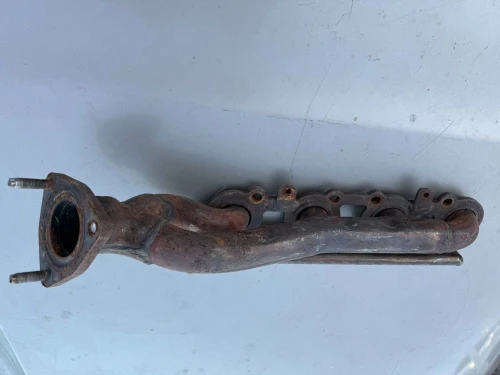2000-2004 Toyota Tundra 4.7L Left V8 Used OEM Exhaust Manifold