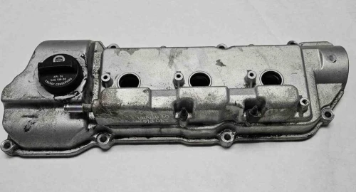 2003 Toyota Avalon 3.0L Left Front Used Valve Cover
