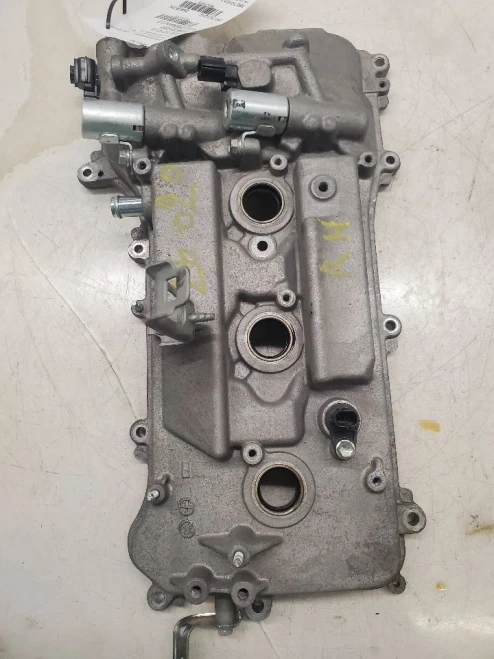 2005-2018 Toyota Highlander 3.5L Right V6 2GRFE Used OEM Valve Cover 11201-31250