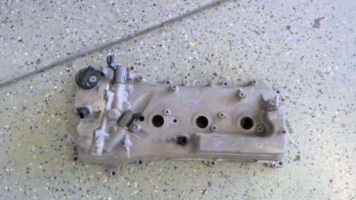 2007-2016 Toyota Sienna 3.5L Left Used OEM Valve Cover 11202-0P020