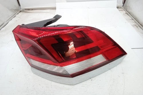 2021 Volkswagen Atlas Cross Sport Passenger RH Tail Lamp Quarter Panel Mount OEM used OEM tail light assembly