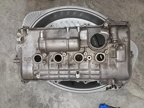 2010-2017 Toyota Prius Used OEM Valve Cover 1120137040