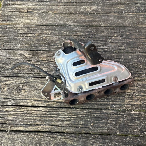 2018-2022 Toyota C-HR 2.0L With Heat Shield Used OEM Exhaust Manifold