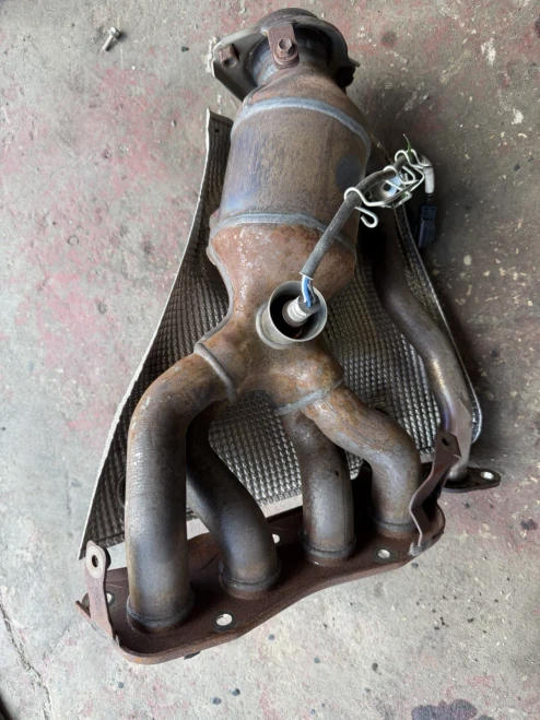 2020-2022 Toyota Corolla 2.0L With Heat Shield Used OEM Exhaust Manifold