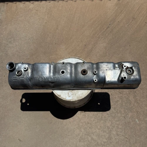 Toyota Land Cruiser / 86 Used Valve Cover