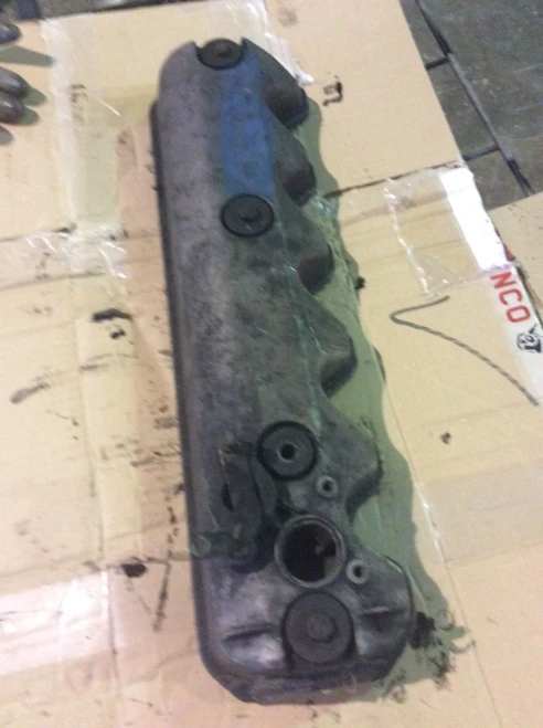 1995-2003 Volkswagen Transporter 2.5L Diesel TDI Used Valve Cover 074103469F