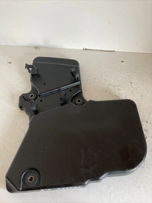 2005 Volkswagen Touareg 2.5L Diesel TDI Used OEM Timing Cover 070103905A