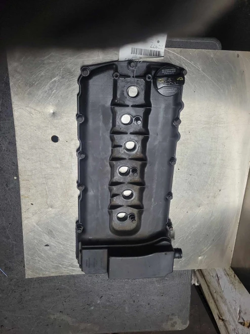 2006-2008, 2012-2014, 2016-2018 Volkswagen Passat Used Valve Cover