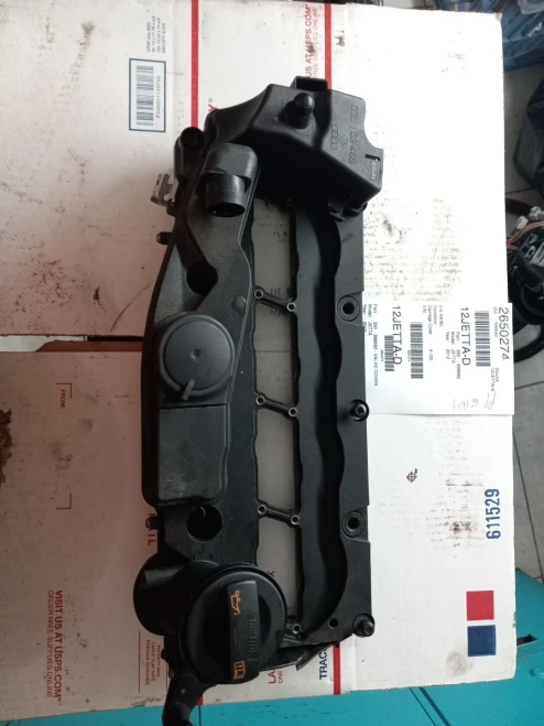 2009-2014 Volkswagen Jetta 2.0L Diesel TDI Used OEM Valve Cover 3L103469
